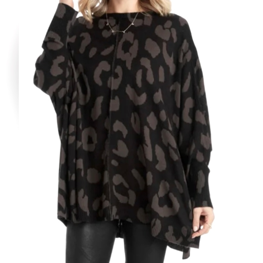 Soft BEAUTIFUL oversized sweater, this is flattering on everything!!!❤️